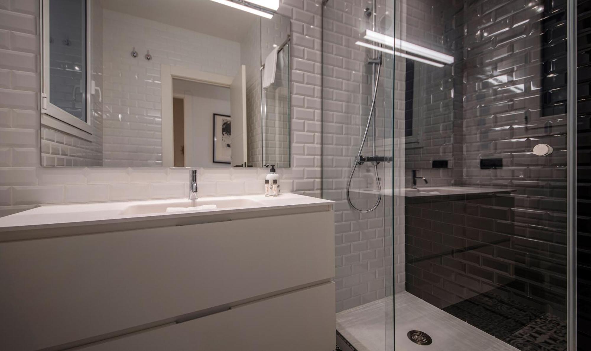 Apartamento De Cuatro En Carrer Diputacio *