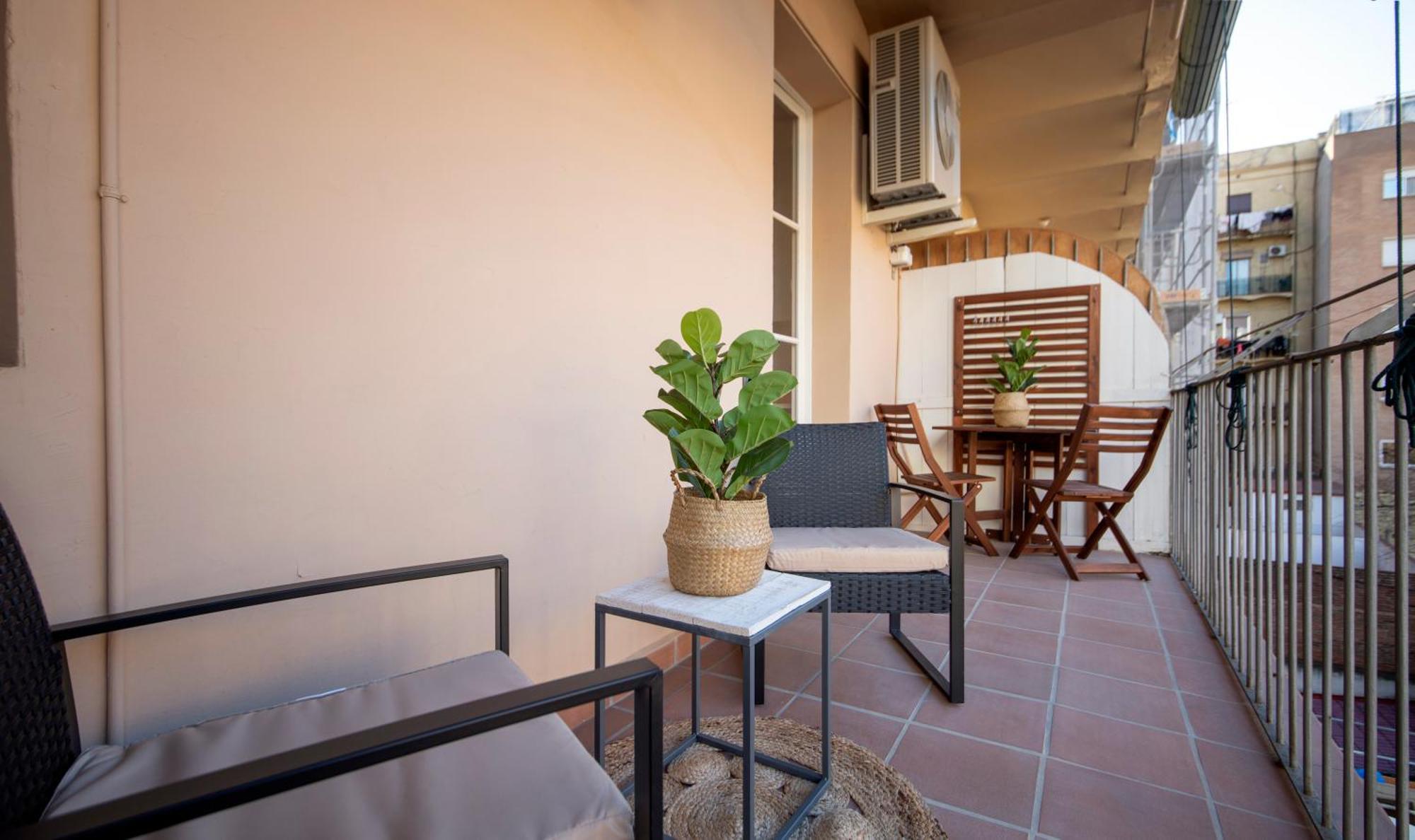 De Cuatro En Carrer Diputacio Apartamento
